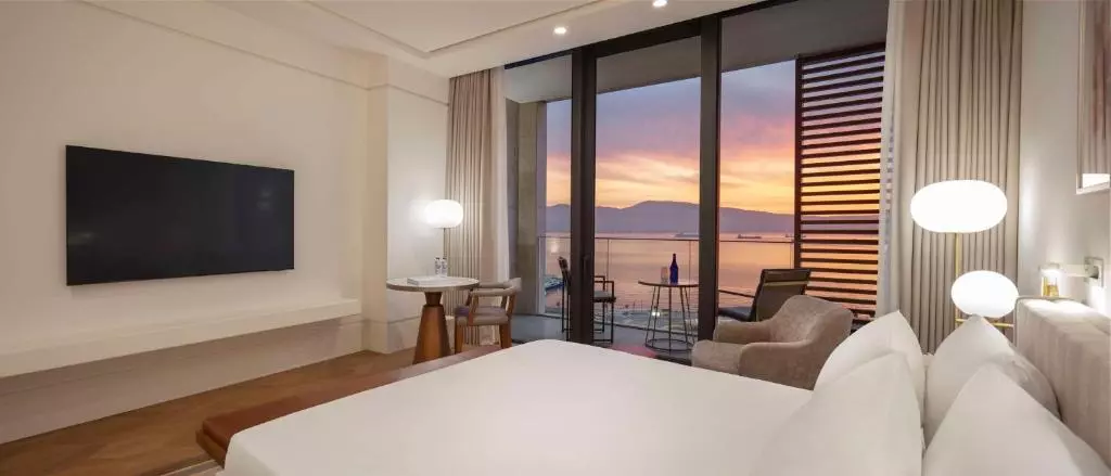 حیات ریجنسی ازمیر ایستینه پارک